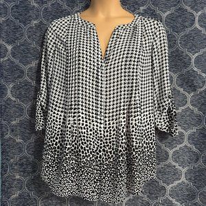 Chaus New York women's xl black and white houndstooth button down blouse
